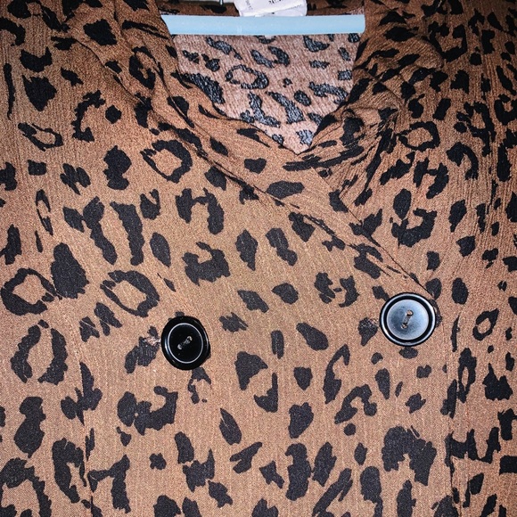 Crop button down - Picture 2 of 2